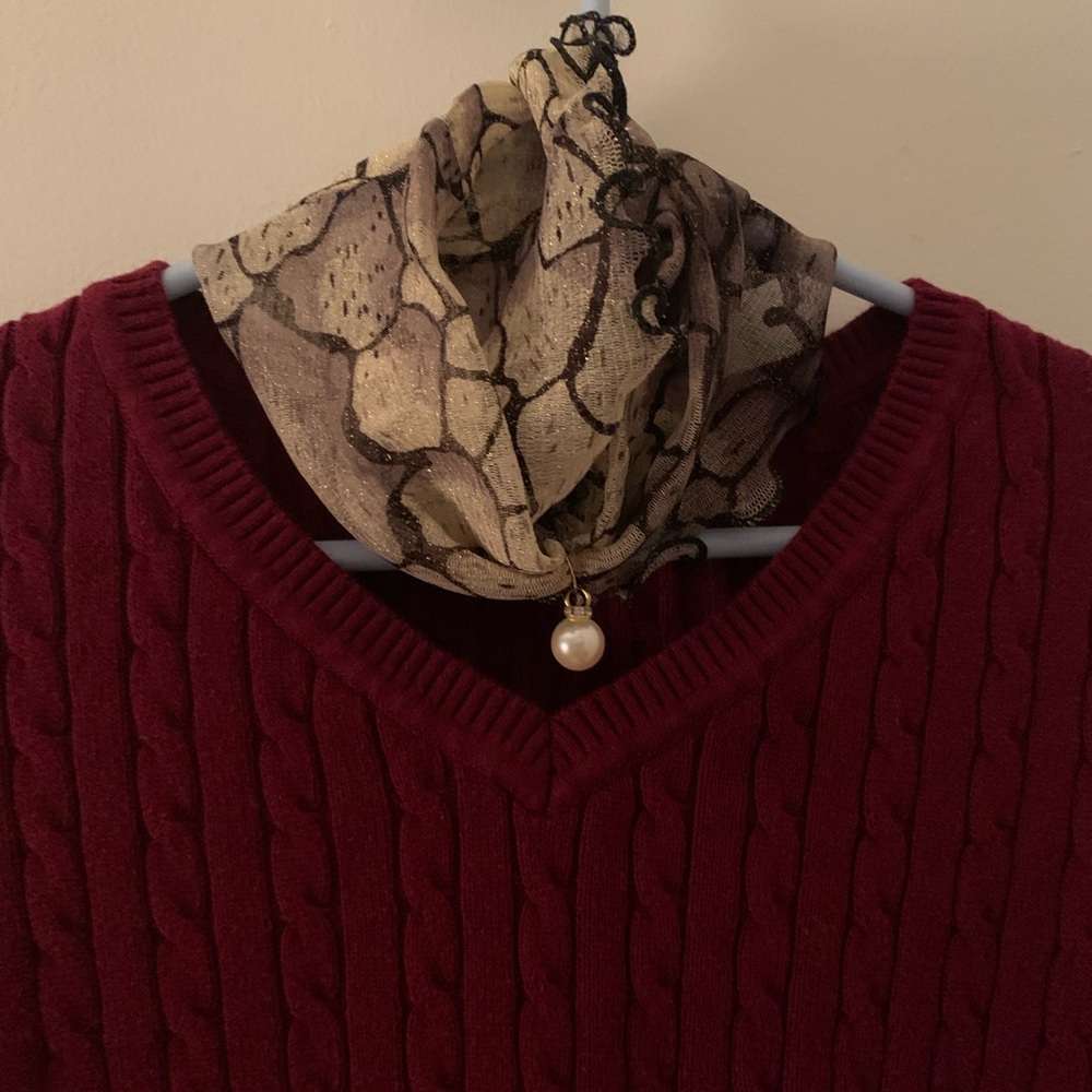 Women’s neck accessory. New without tags